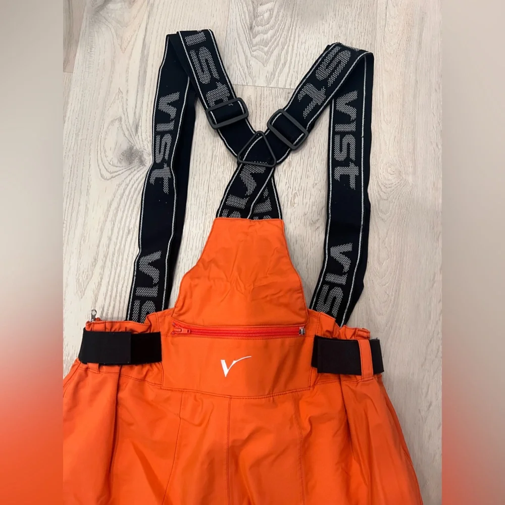 Ski pants. Size L/XL. Warn with detachable suspenders. - Picture 3 of 6